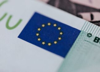 Odhady Európskej komisie: Ekonomika EÚ porastie na päť percent
